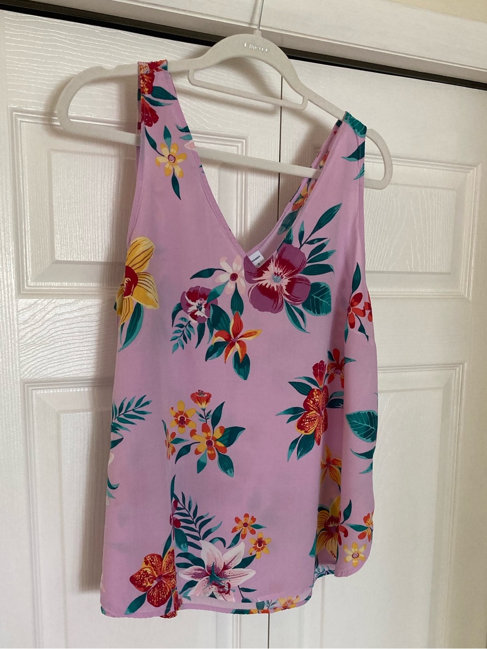 Floral V-Neck Sleeveless top